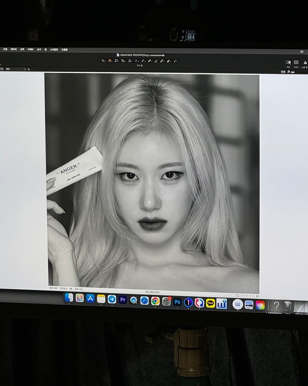 Post image  of ITZY