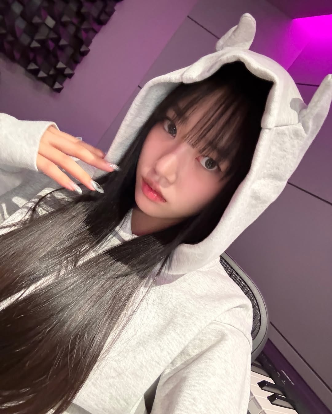 Post image  of MEOVV