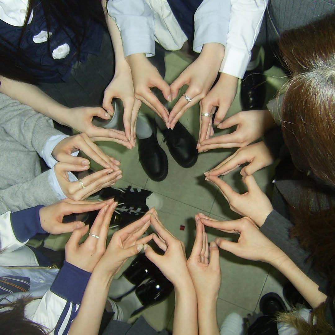 Post image  of Hearts2Hearts