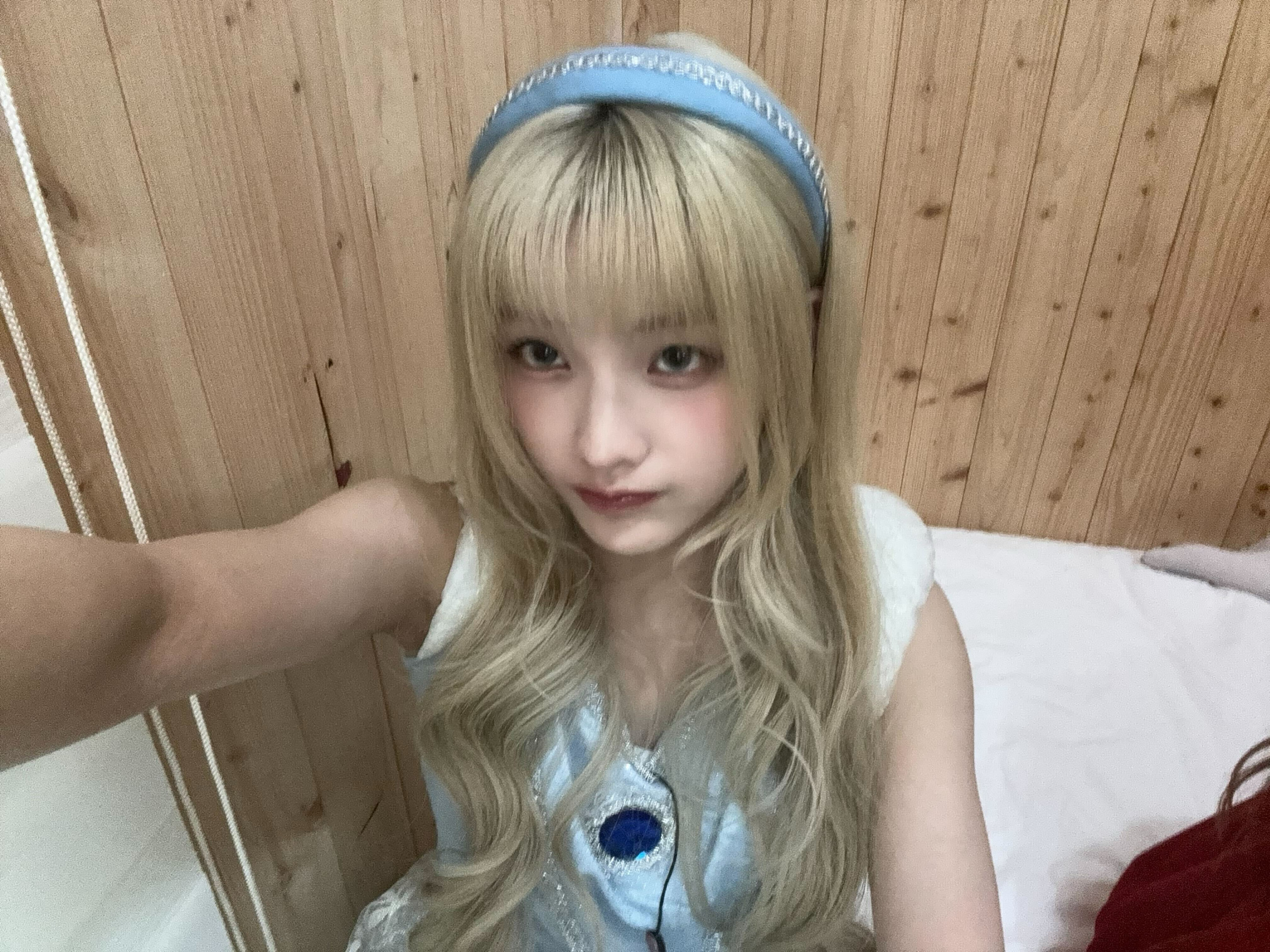 Post image  of ILLIT