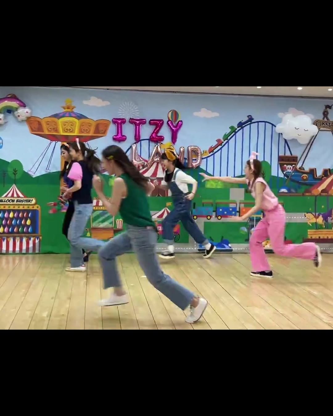 Post image  of ITZY