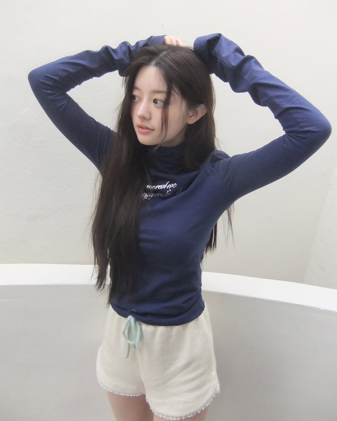 Post image  of ILLIT
