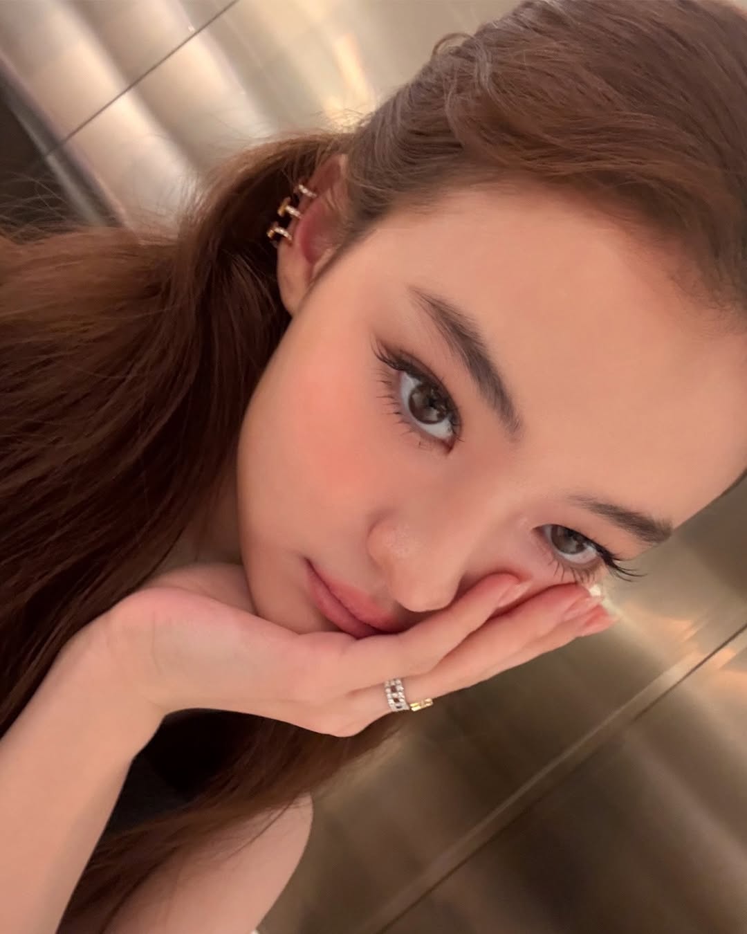 Post image  of MEOVV