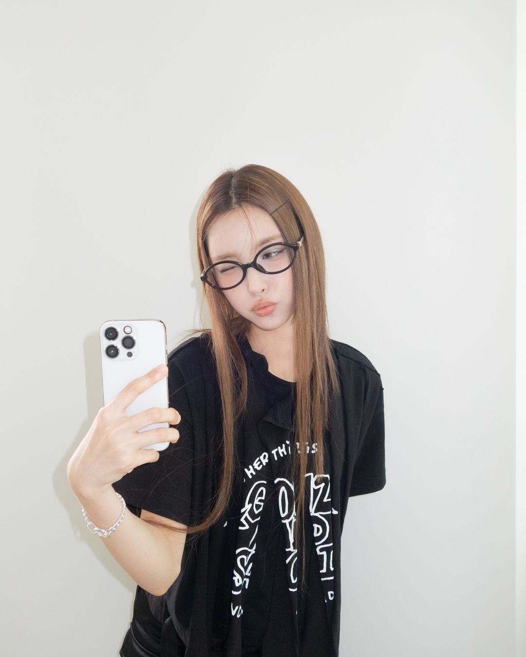 Post image  of ILLIT