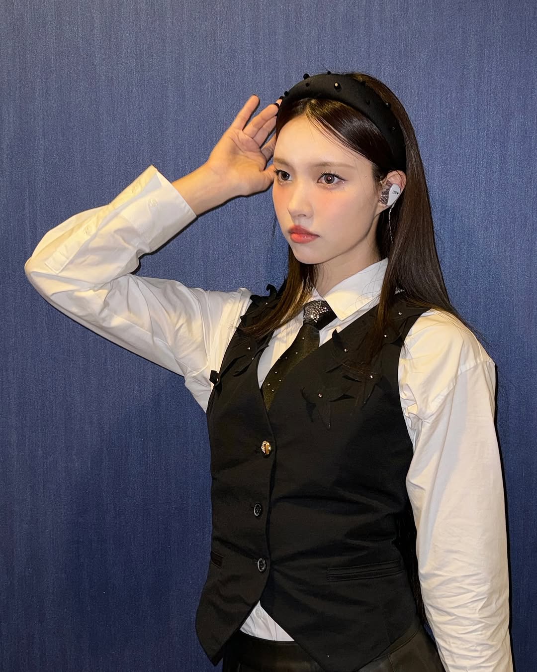 Post image  of ILLIT