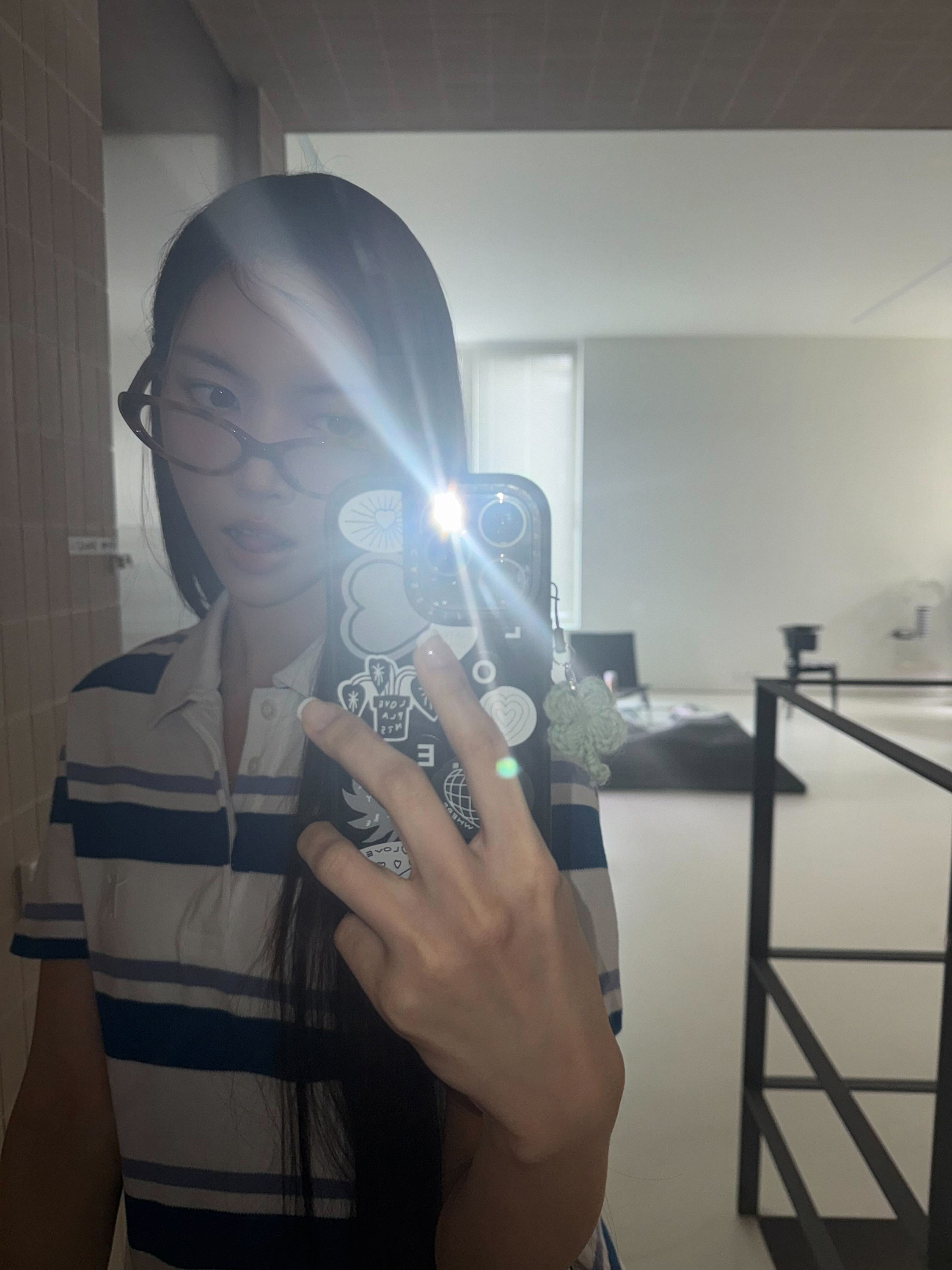 Post image  of ILLIT