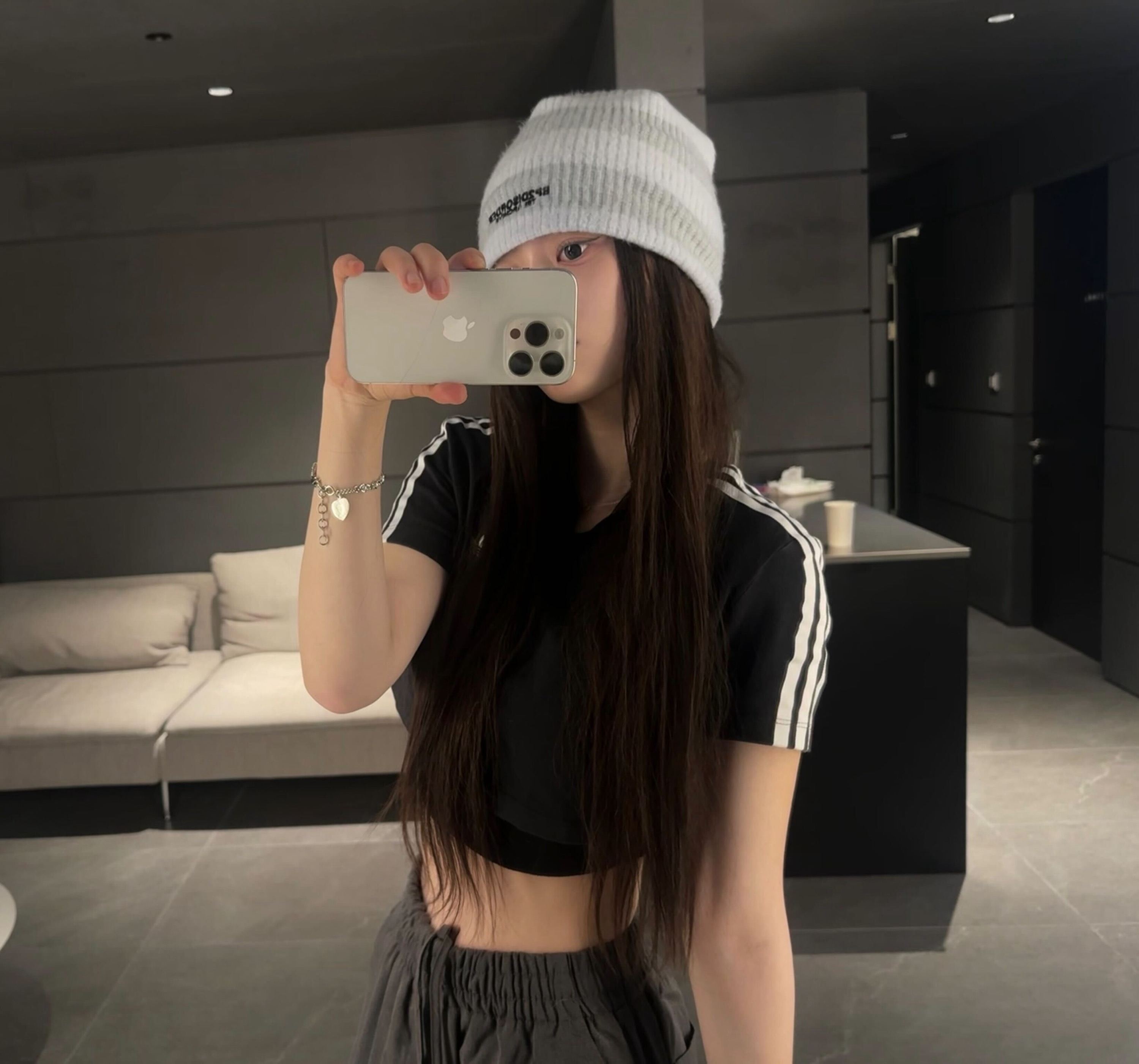 Post image  of ILLIT
