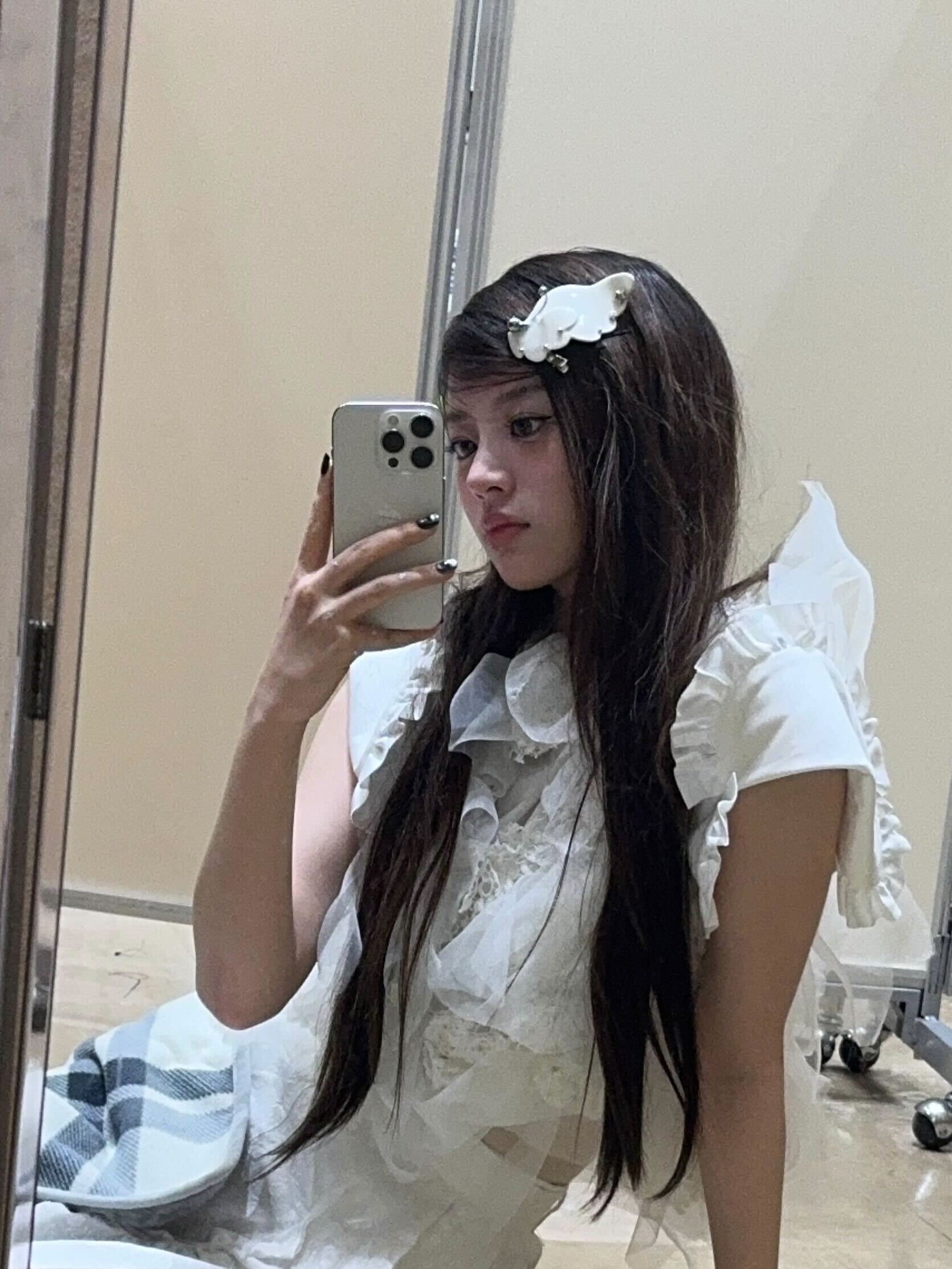 Post image  of ILLIT