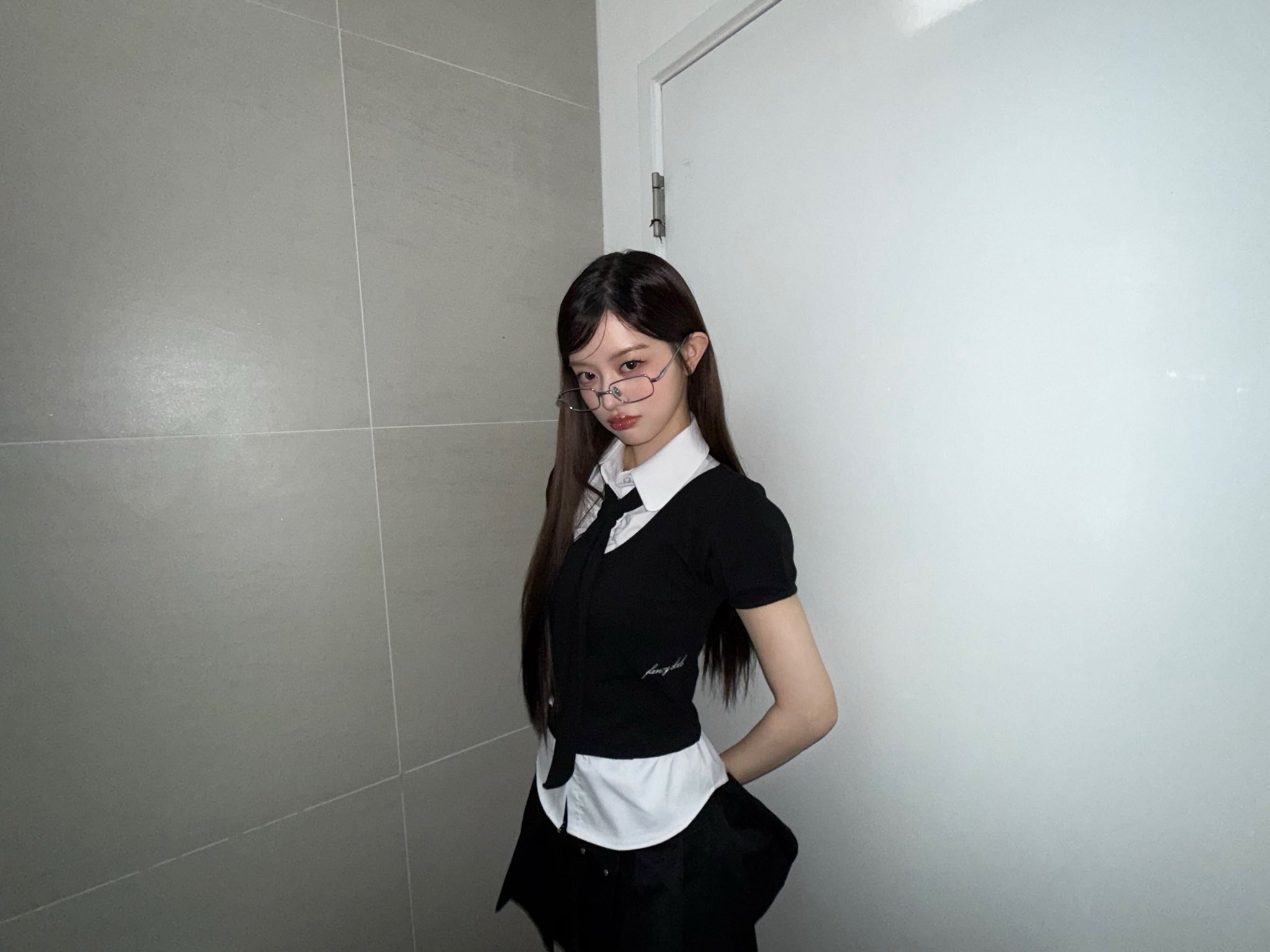 Post image  of ILLIT