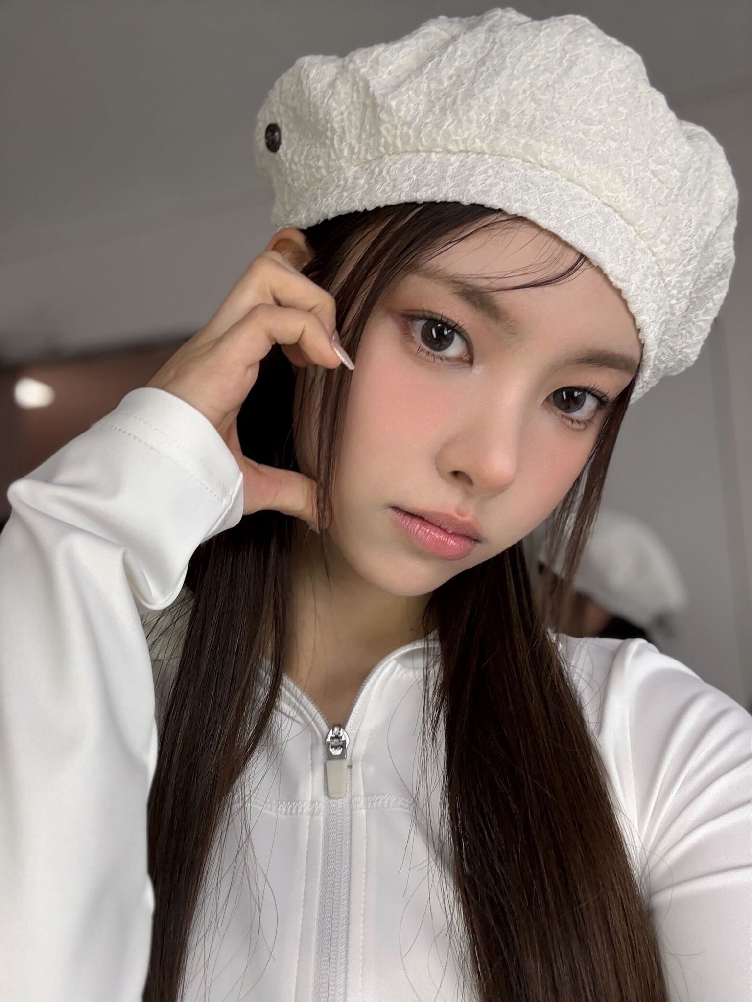 Post image  of ILLIT