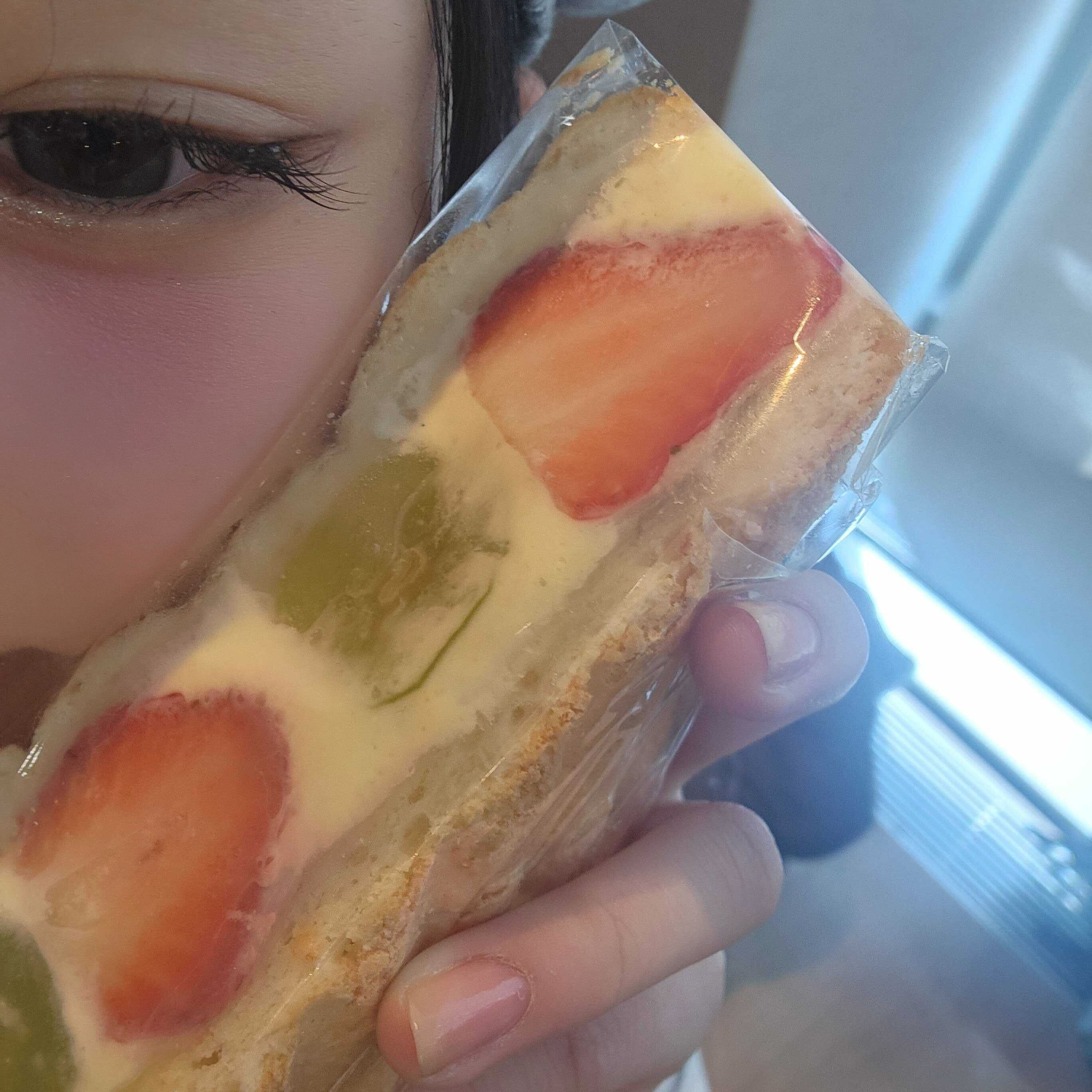 Post image  of ILLIT
