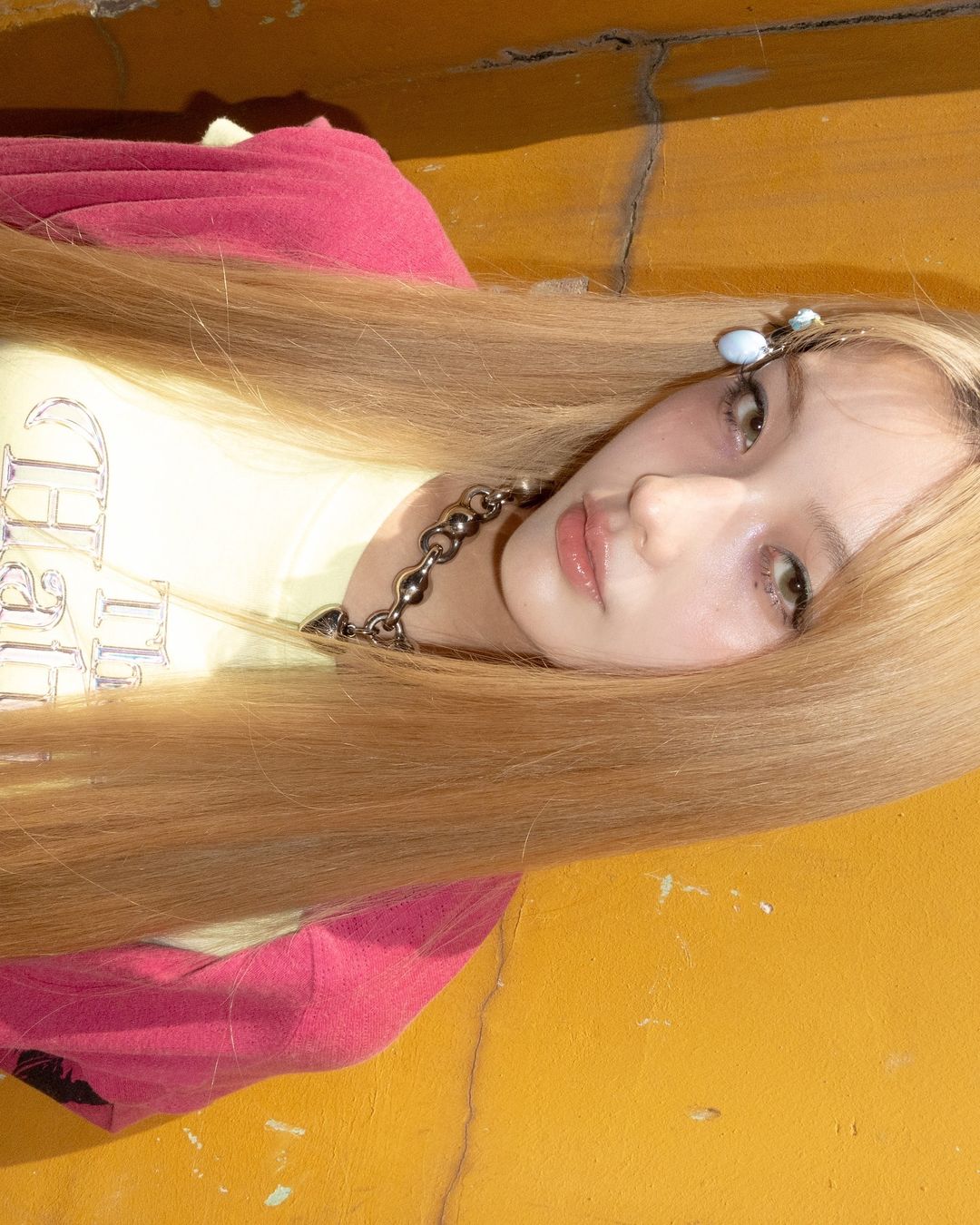 Post image  of ILLIT